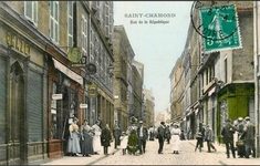 Carte postale de la rue de la république a St-Chamond